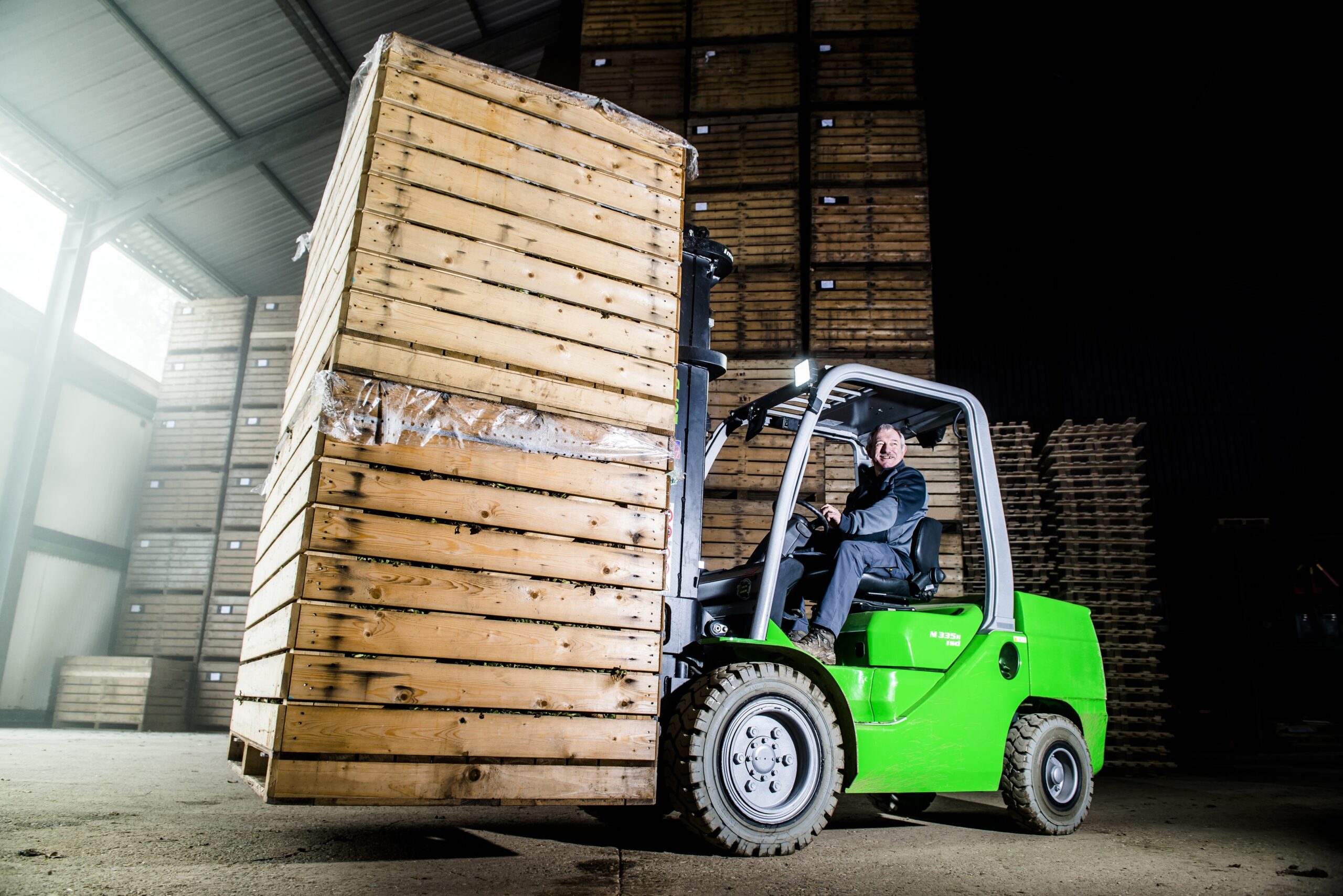 cesab-m300h-hydrostatic-counterbalanced-forklift-truck (1)